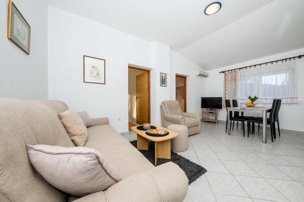 Banjol Apartmani Luka מראה חיצוני תמונה