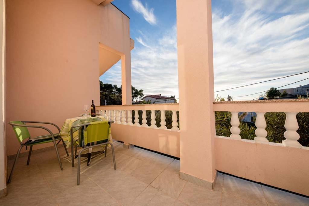 Banjol Apartmani Luka מראה חיצוני תמונה