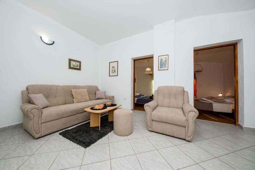 Banjol Apartmani Luka מראה חיצוני תמונה