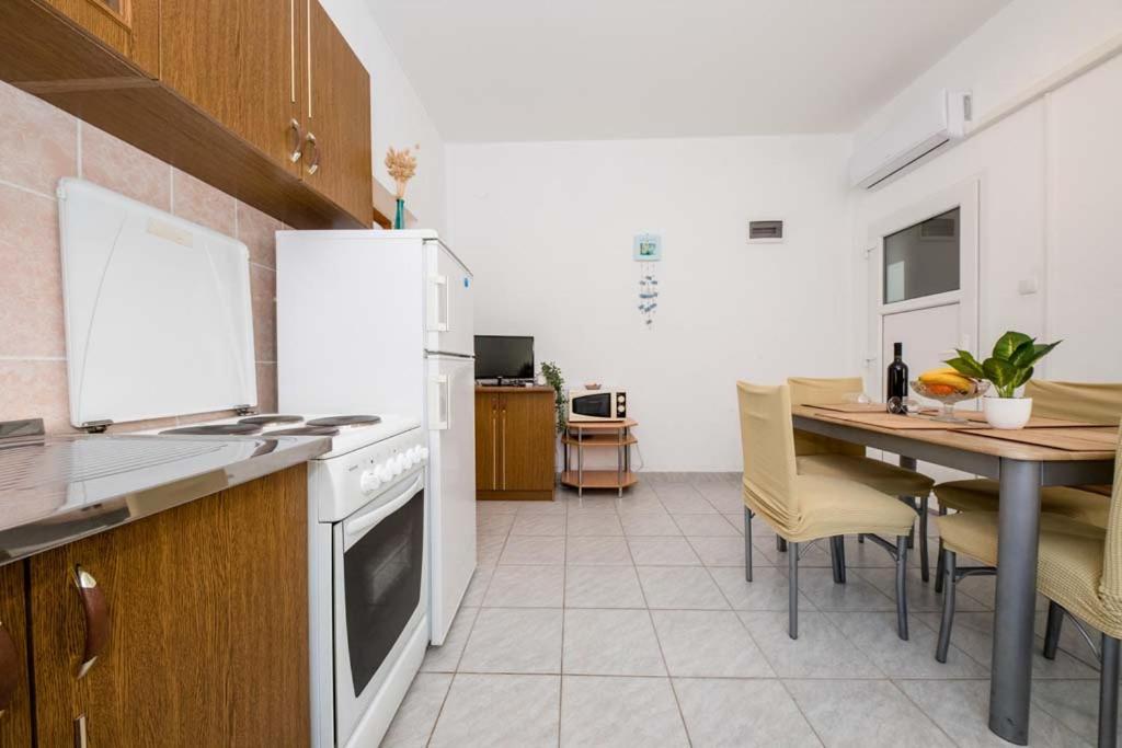 Banjol Apartmani Luka מראה חיצוני תמונה