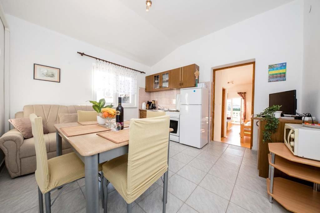 Banjol Apartmani Luka מראה חיצוני תמונה